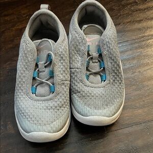 Nike Kids Gray Sneakers with Blue Highlights